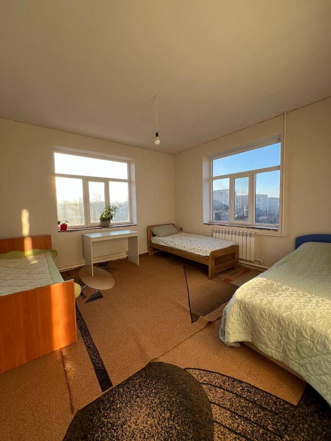 Emir Guest House In Karakol Bilik gambar