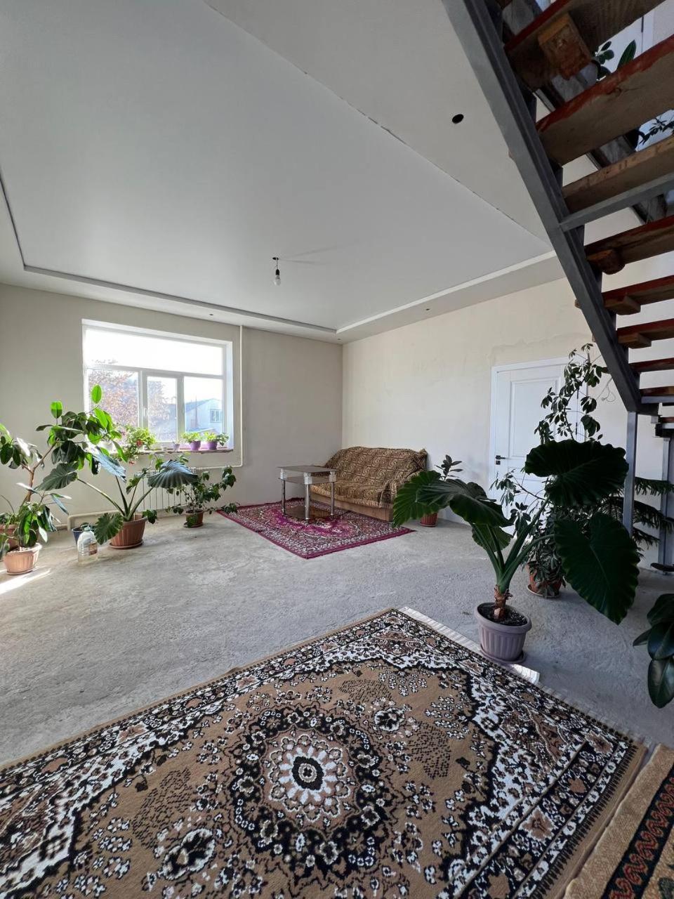 Emir Guest House In Karakol Luaran gambar