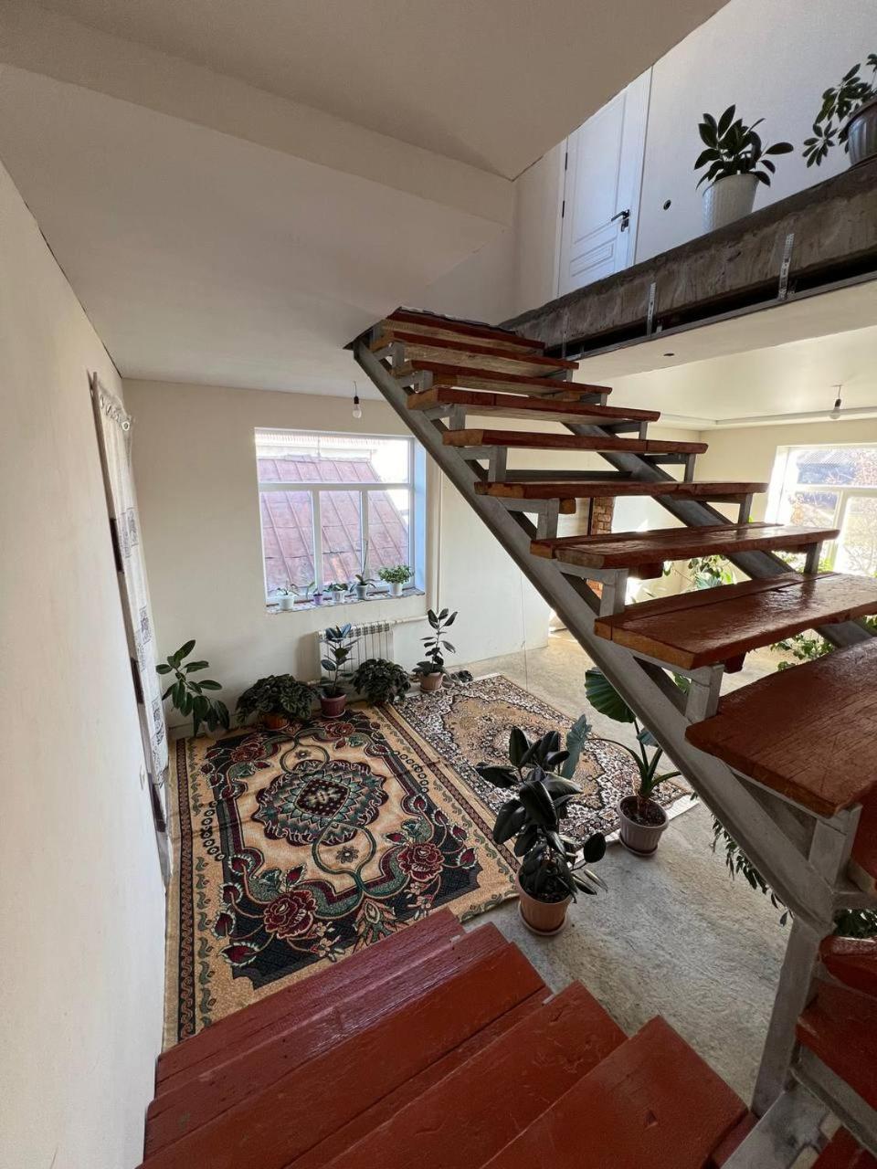 Emir Guest House In Karakol Luaran gambar